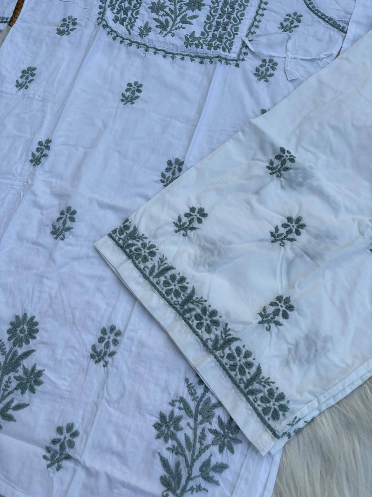 Heer Plus Size Cotton Handwork Chikankari Kurti Set - White Grey